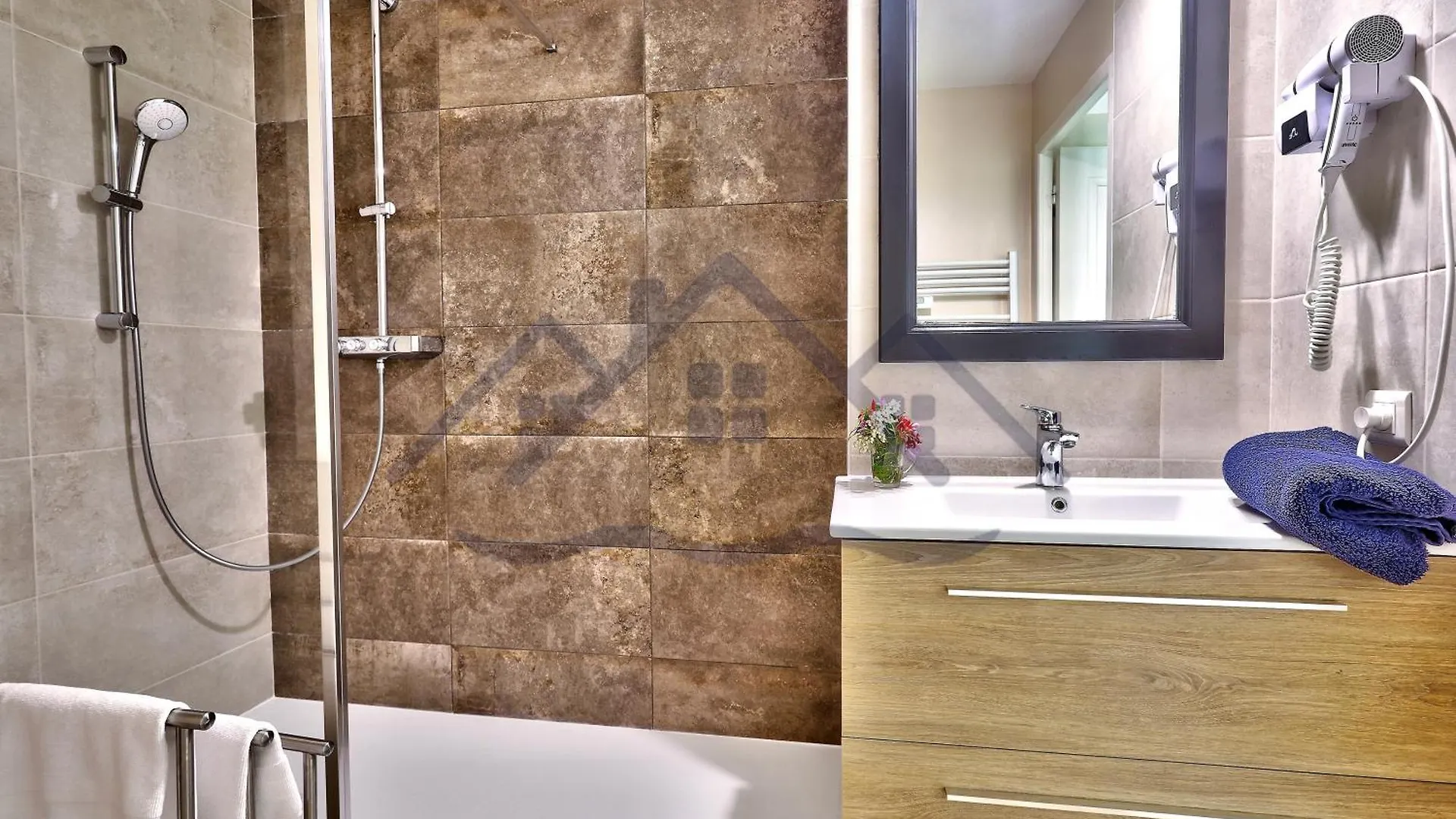 Localise - A05 - Plain-Pied Avec Petite Vue Mer Donnant Sur La Piscine Et Le Jardin - Grande Salle De Bain - Wifi Inclus - Draps Inclus - Animaux Bienvenus - Parking Gratuit Guilvinec Daire